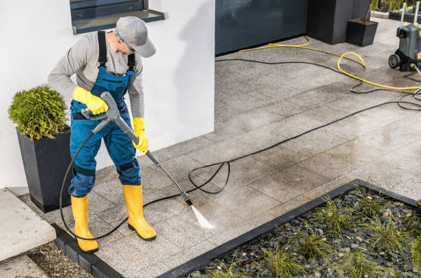 Best Deck Pressure Washing  in Maplewood, MO