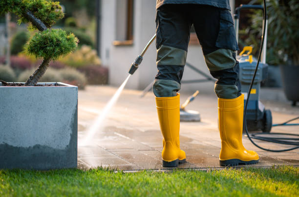 Why Choose Our Certified Pressure Washing Experts for Your Project Needs in Maplewood, MO?